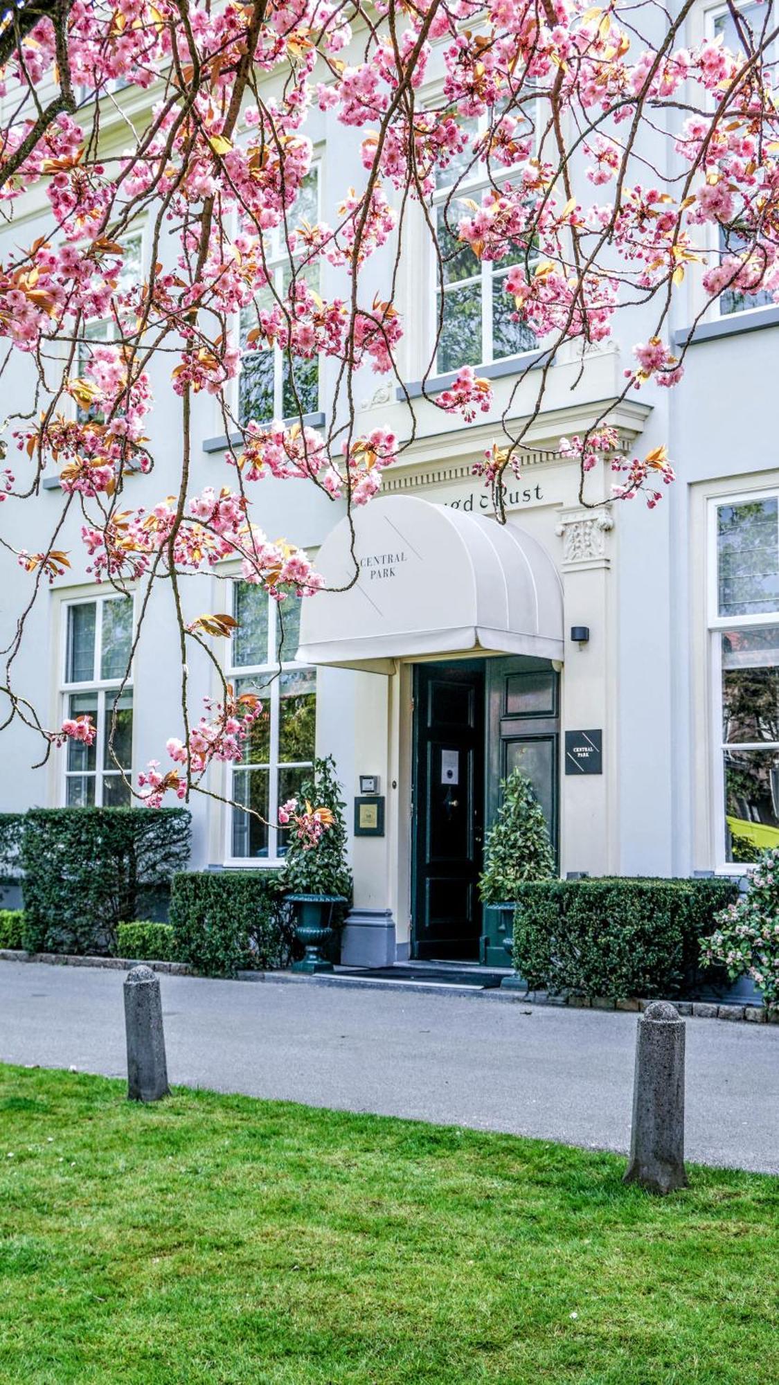 Central Park Voorburg - Relais & Chateaux Экстерьер фото